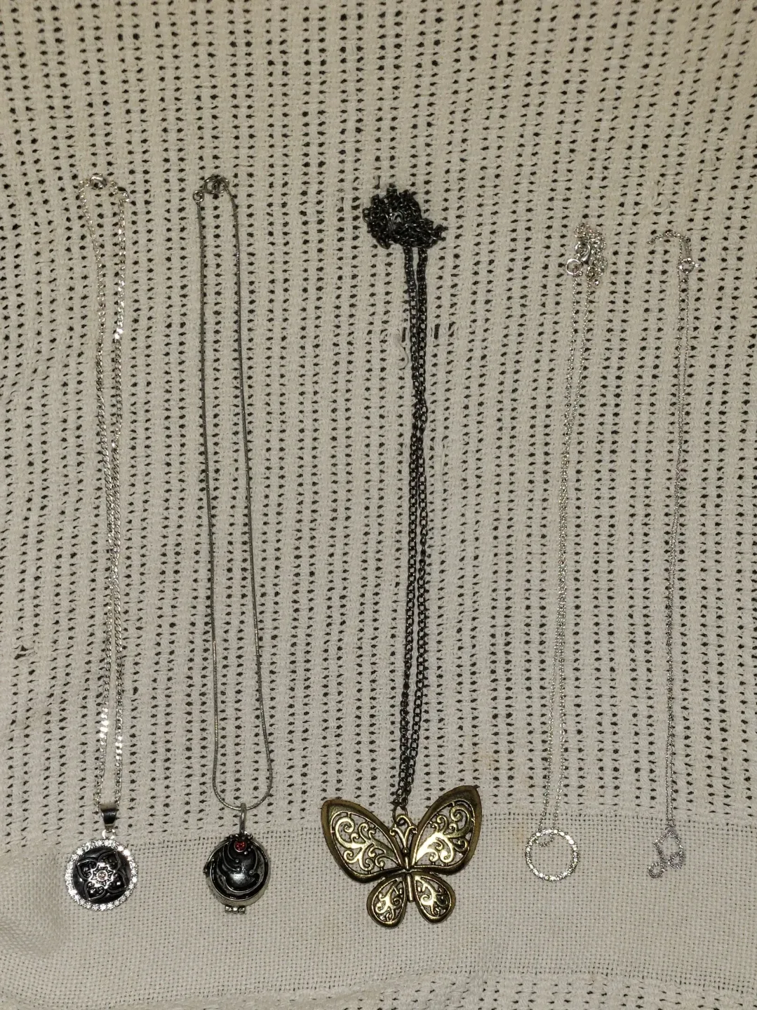 Costume Jewelry - Lot of 26 - Individual Pricing in Description image indicator(9)