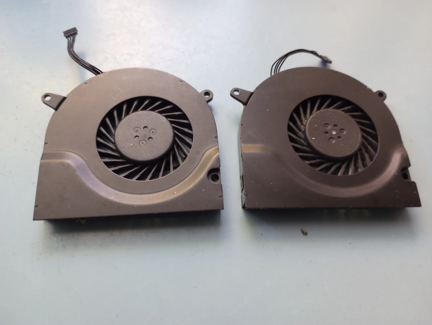 MacBook pro CPU cooling fan A1278 - photo 4