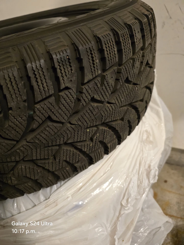 Toyo Observe G3-Ice 245/60R18 Tire