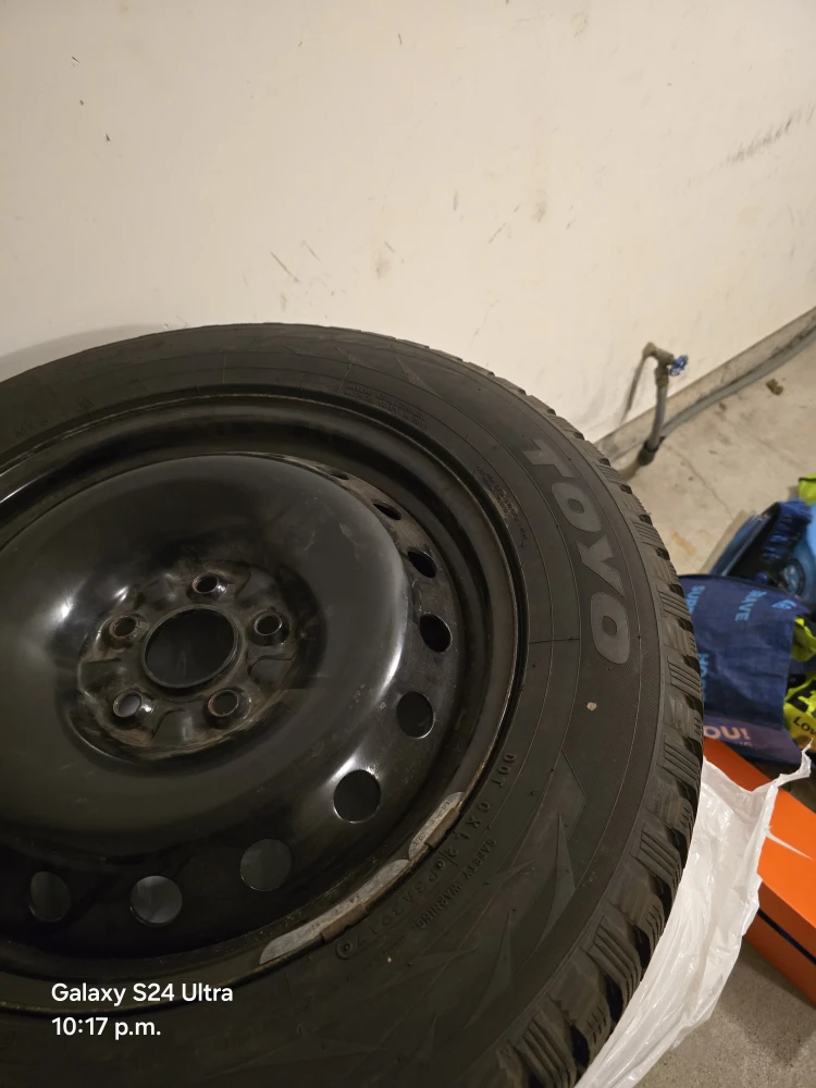 Toyo Observe G3-Ice 245/60R18 Tire - photo 2
