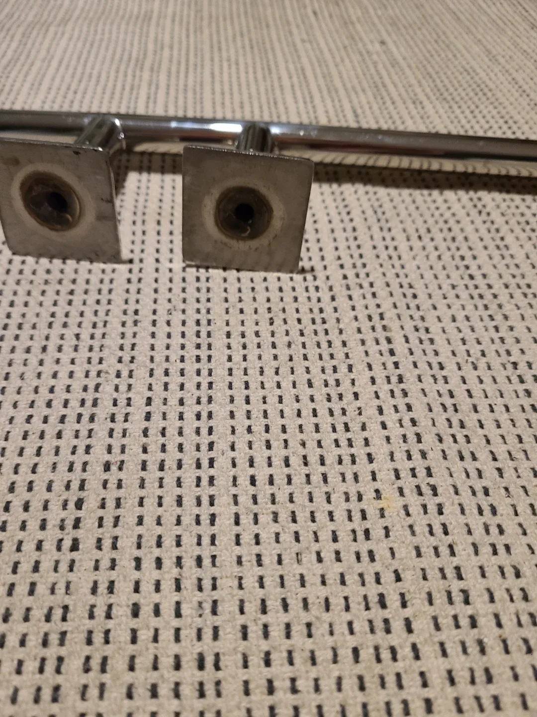 Chrome dual toilet paper holder image indicator(3)