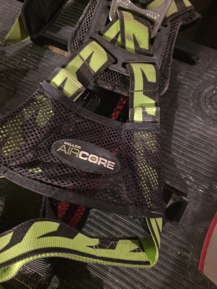Miller AirCore Safety Harness - photo 2