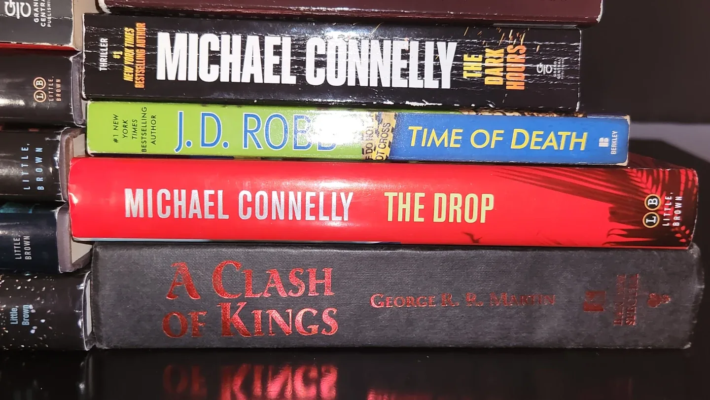 21 Michael Connelly & 4 others image indicator(5)