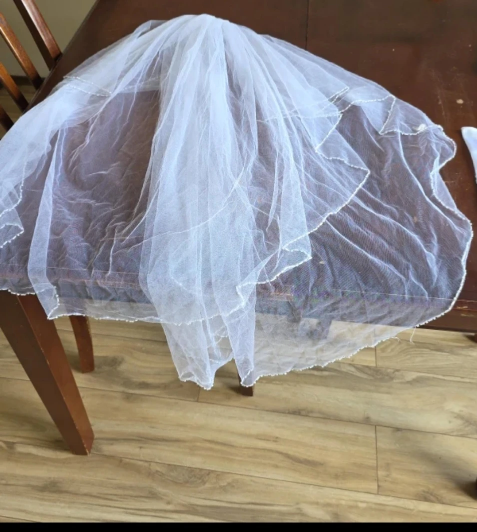 Alfred Angelo Wedding Dress, Veil, and Gloves Set - photo 2