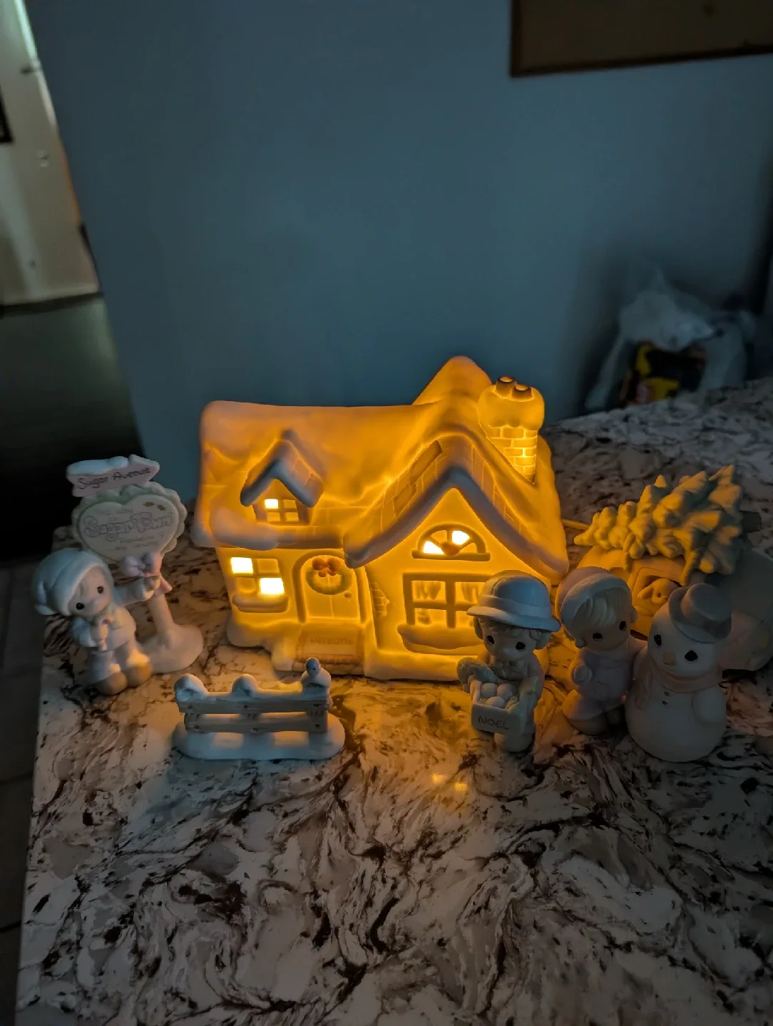 Precious Moments Sugar Town Sam's House Collector's Set image indicator(2)