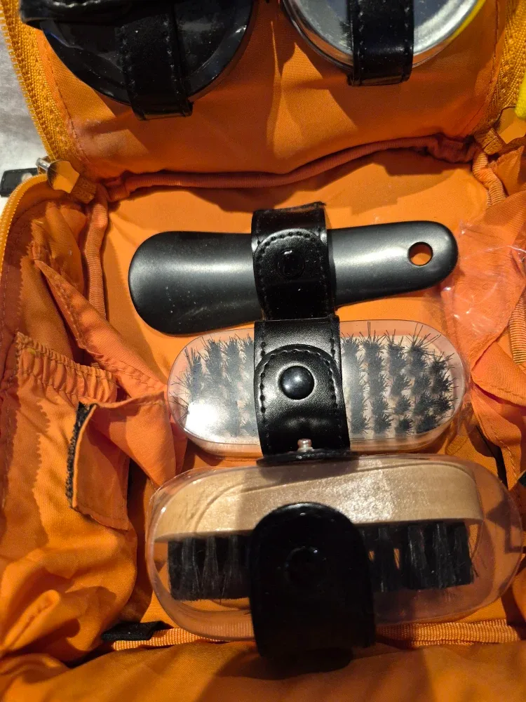 Kenneth  Cole Reaction Shoe Shine Kit - Orange image indicator(4)
