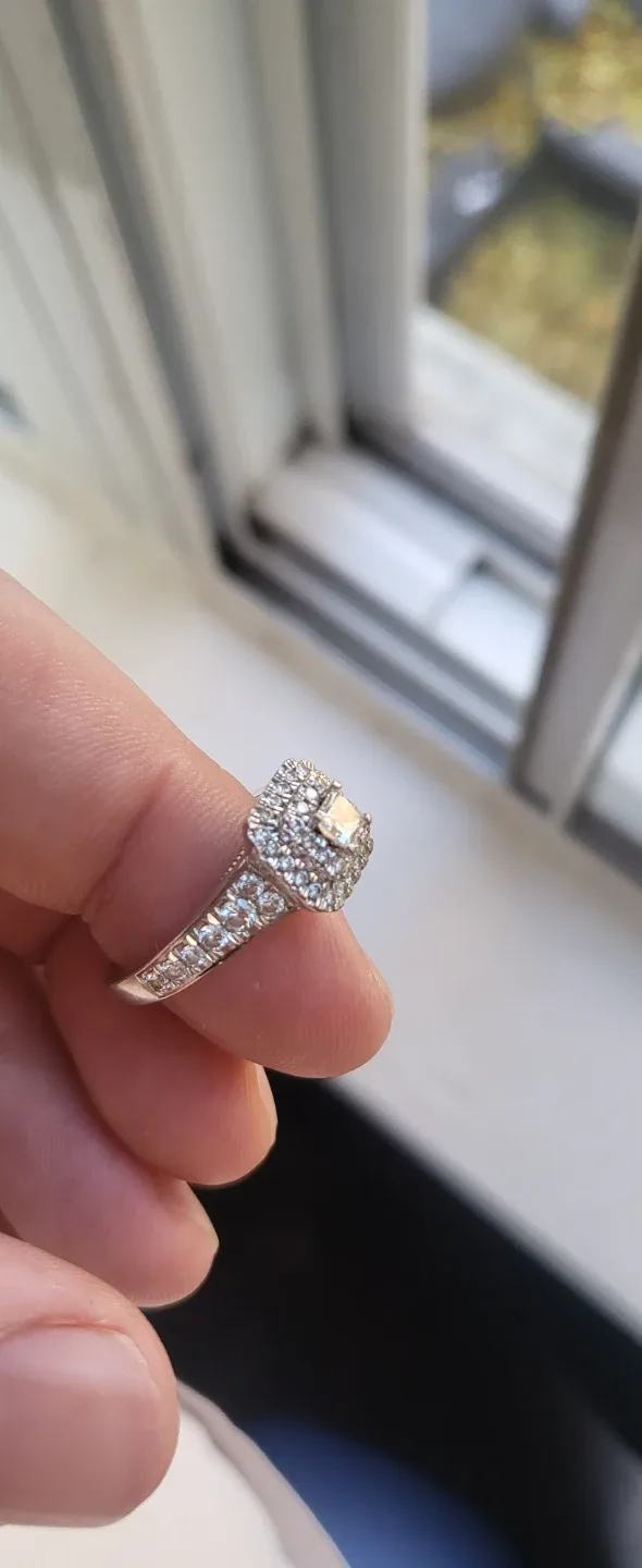 14K White Gold Diamond Ring