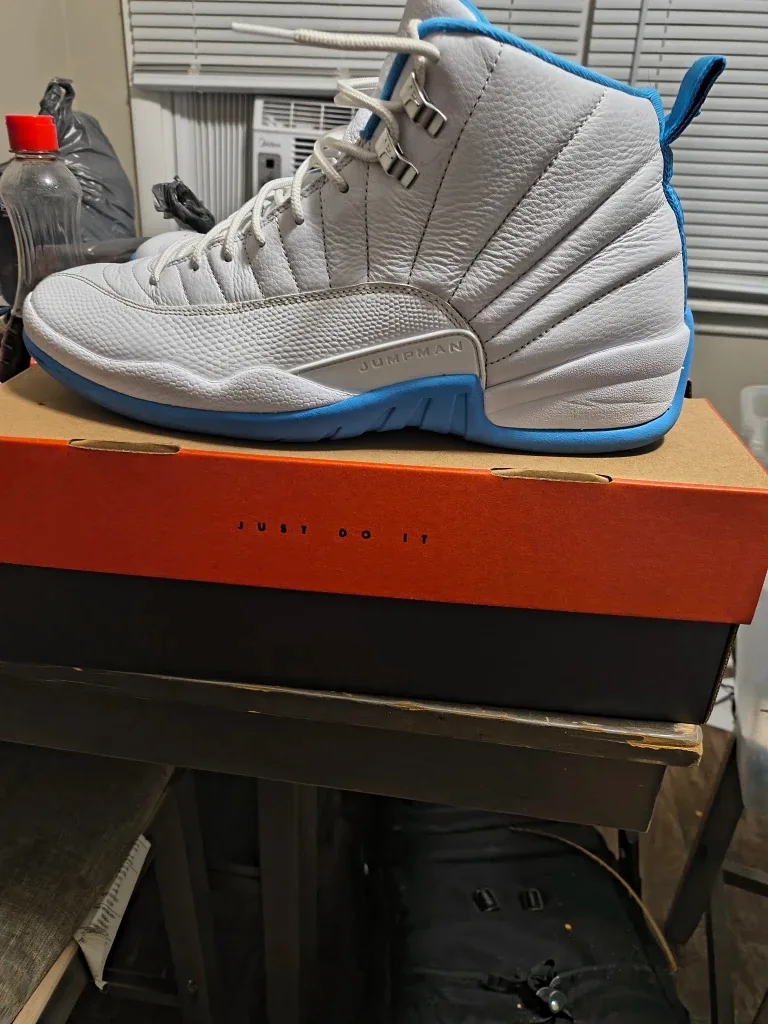 Jordan 12 Retro University Blue with Box image indicator(2)