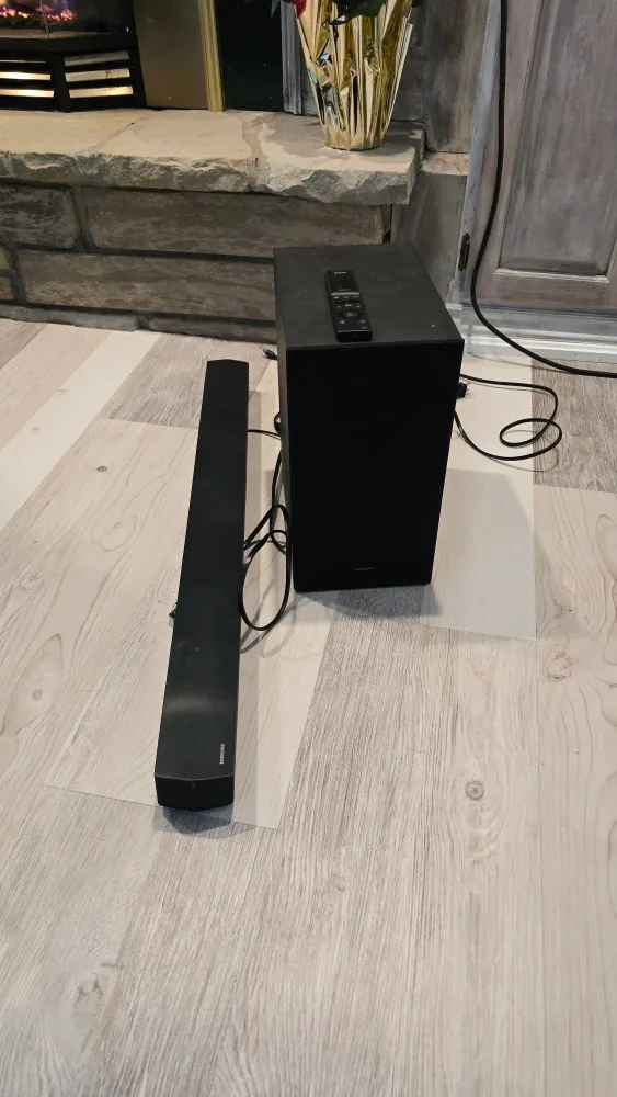 Samsung Soundbar and Subwoofer - Black image indicator(3)