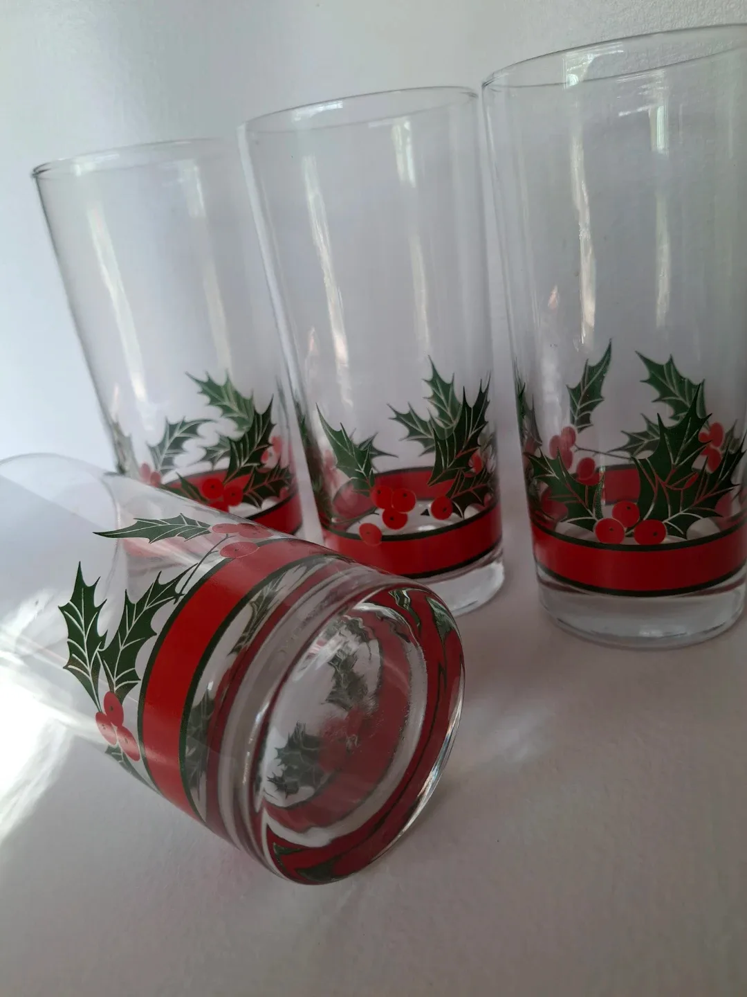 Set of 4 Holiday Holly Glasses image indicator(6)