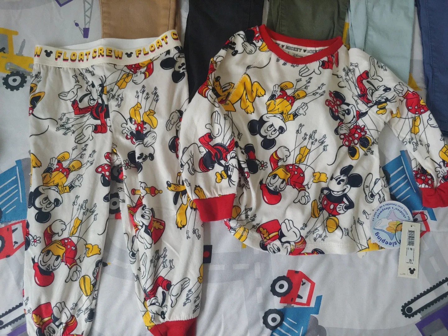 Clothing Bundle 2T/3T image indicator(5)