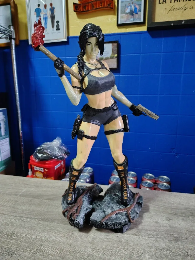 Tomb Raider Statue