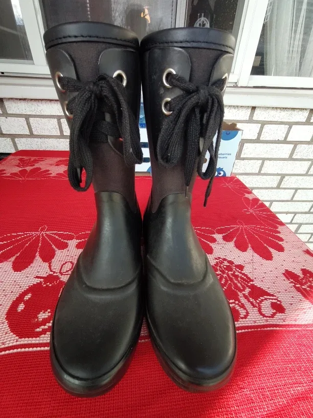 Keds Waterproof Rubber Boots - Size 7 image indicator(3)