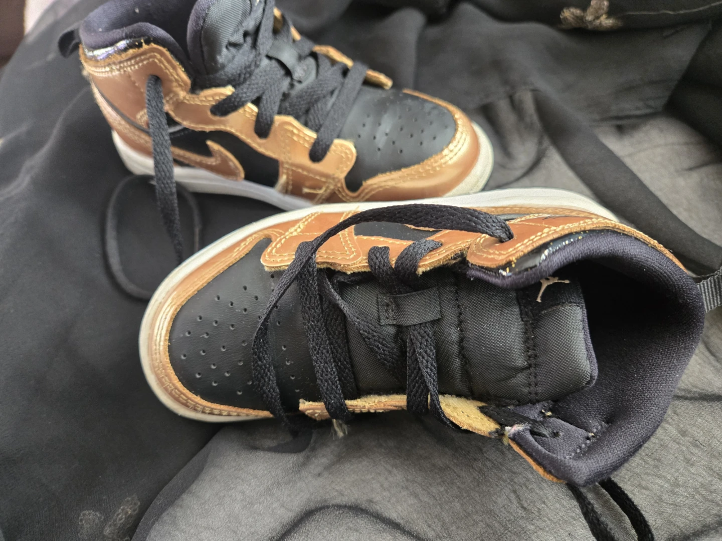 Jordan Air 1 Mid SE Gold/Black, Size 9C - photo 5