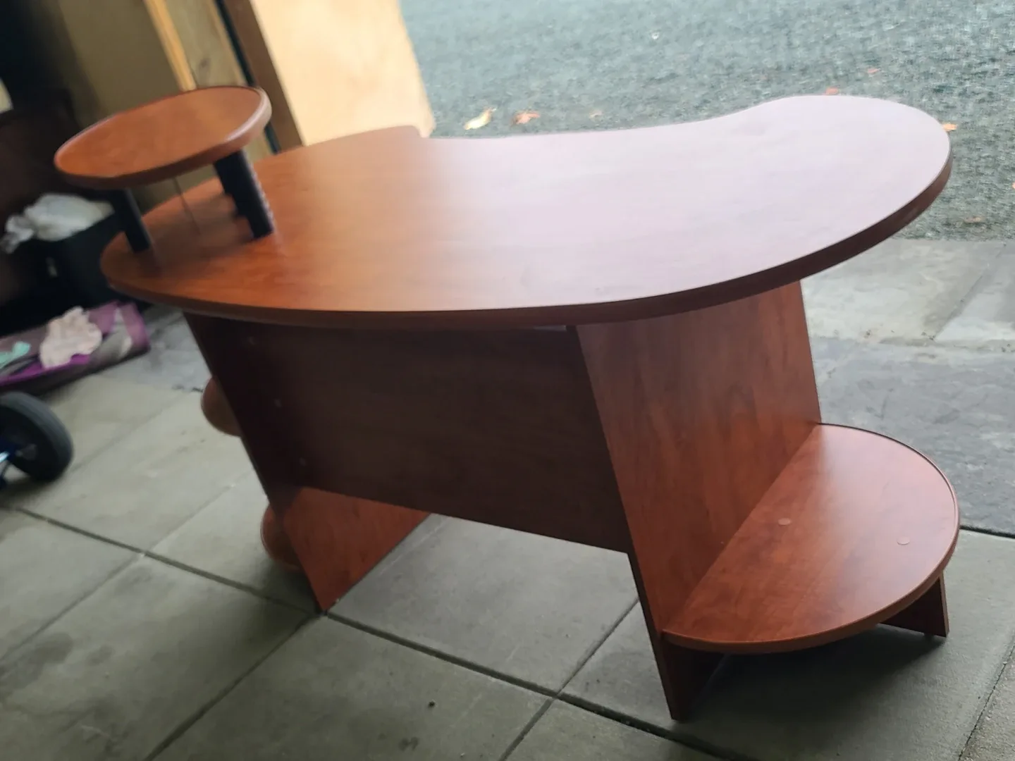 Kidney Shape Desk with Keyboard Tray image indicator(3)