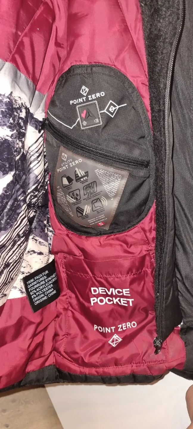 Point Zero Black Winter Jacket - size 9-10 years image indicator(2)