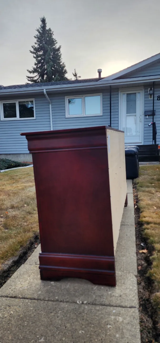 Mahogany Dresser with Mirror - 62x18x32" image indicator(8)