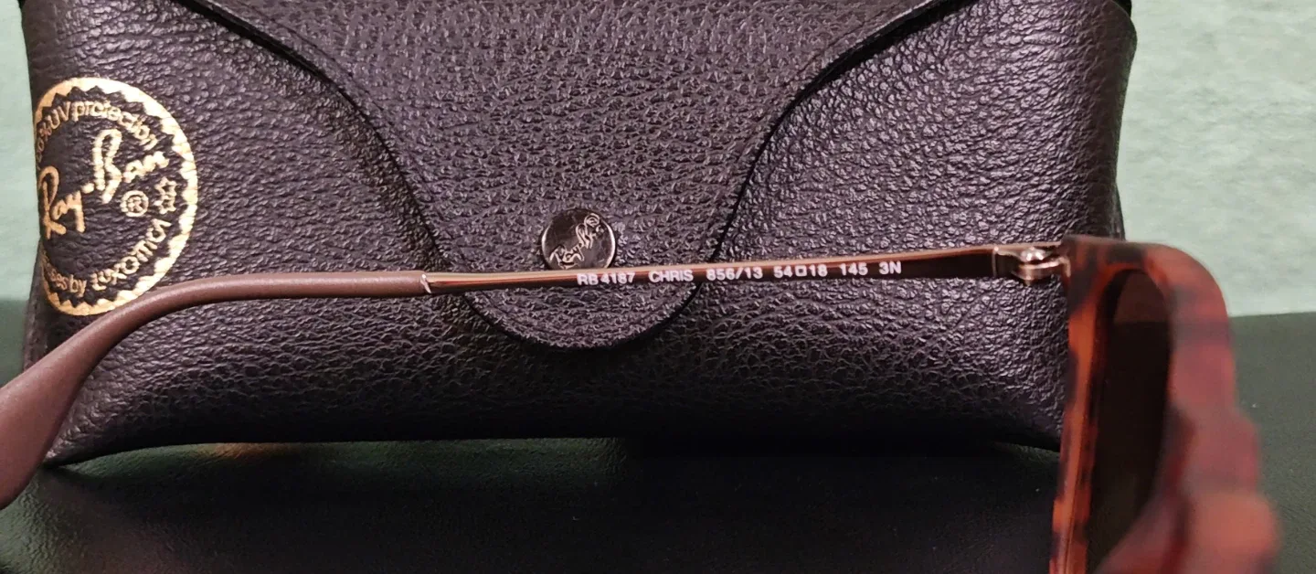 NEW Authentic Ray-Ban Sunglasses & Case image indicator(3)