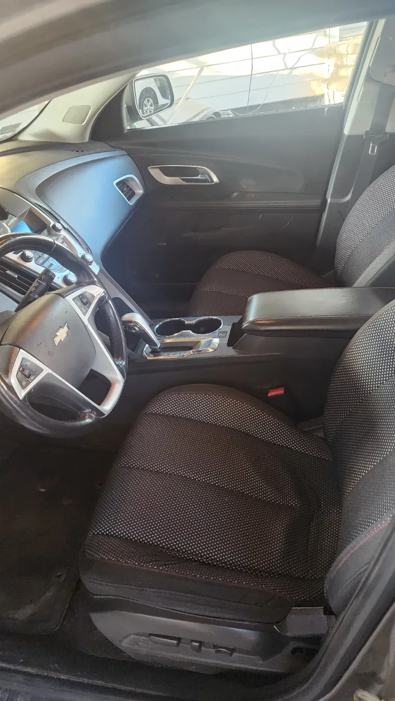 2010 Chevrolet Equinox LT AWD V6 image indicator(6)