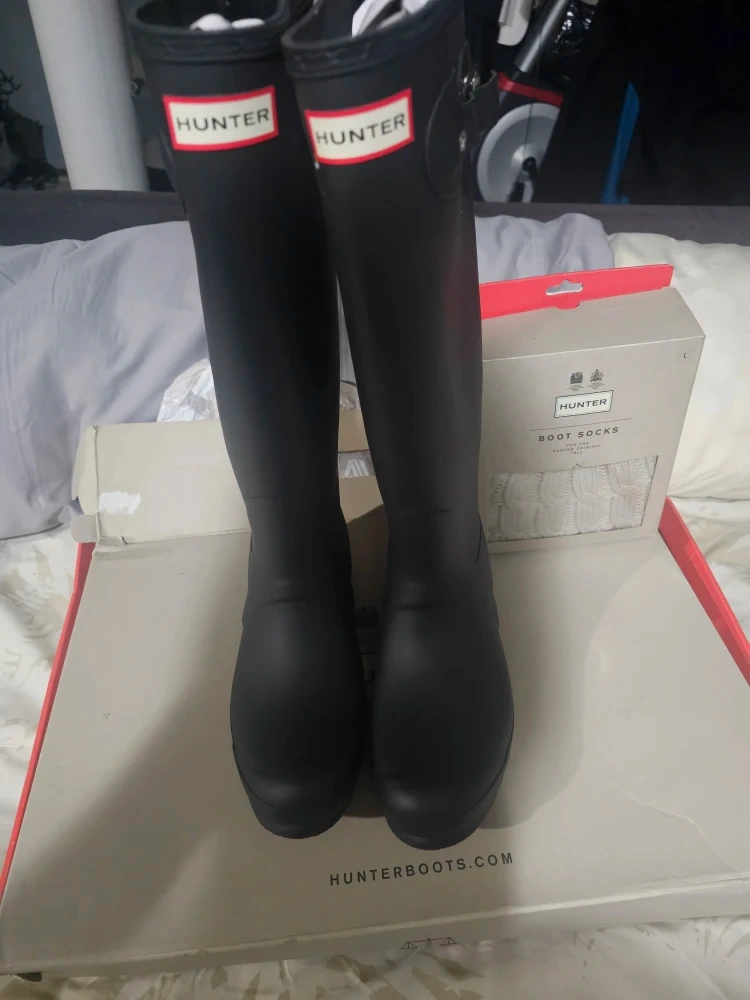 Hunter Black Rain Boots with Boot Socks - Size 9