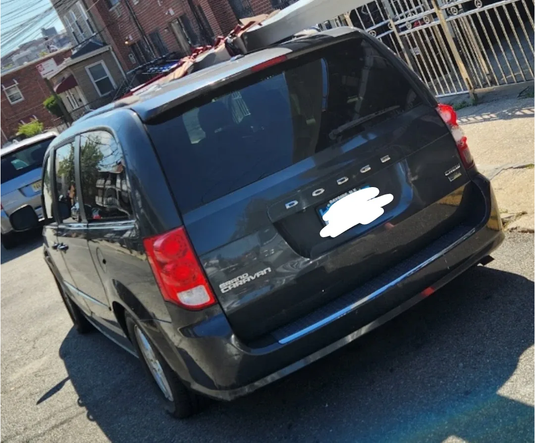 Vendo Dodge caravan 2011 image indicator(2)