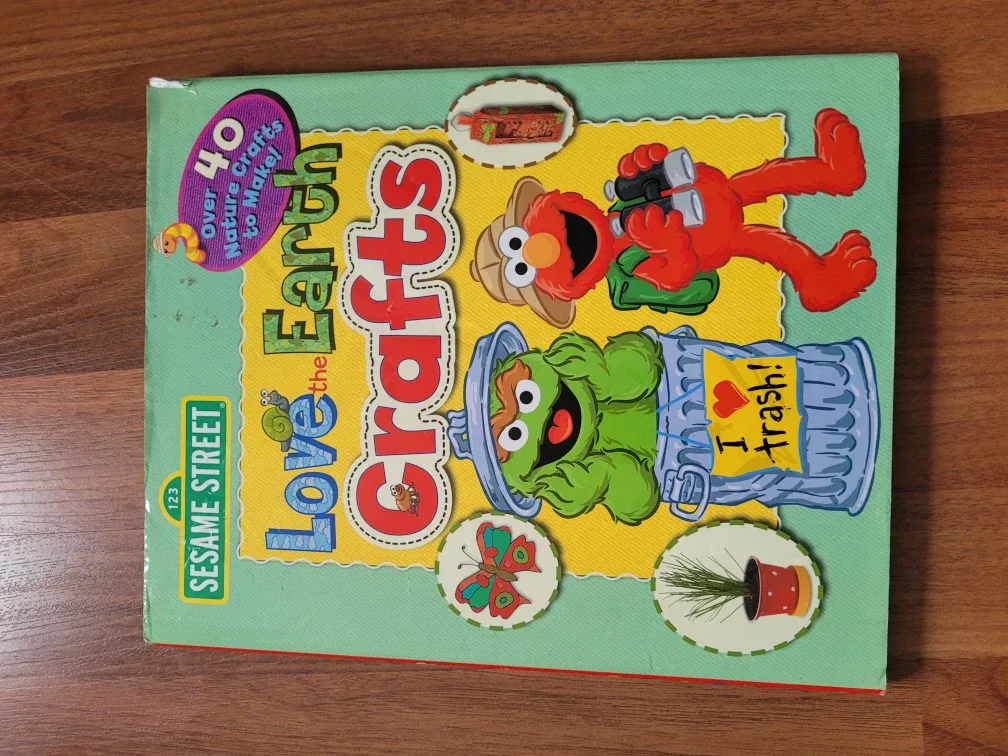 Sesame Street Love the Earth Crafts Book