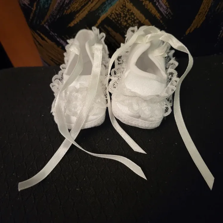 White Baby Shoes with Lace image indicator(2)