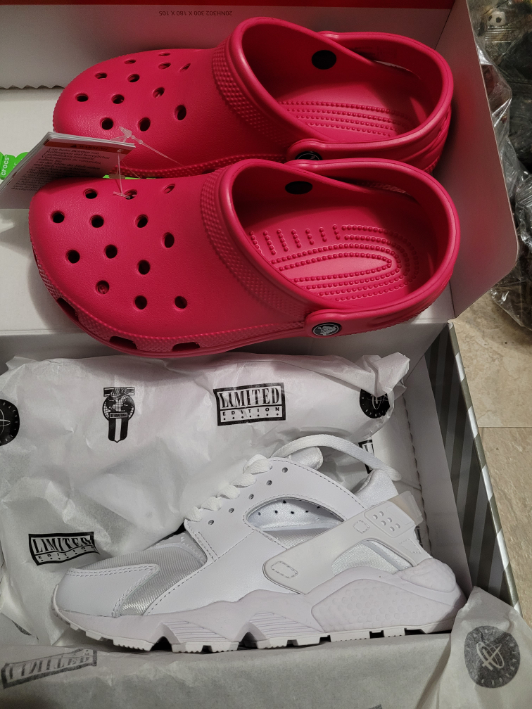 New Women's Nike Air Huarache & Crocs Size 6