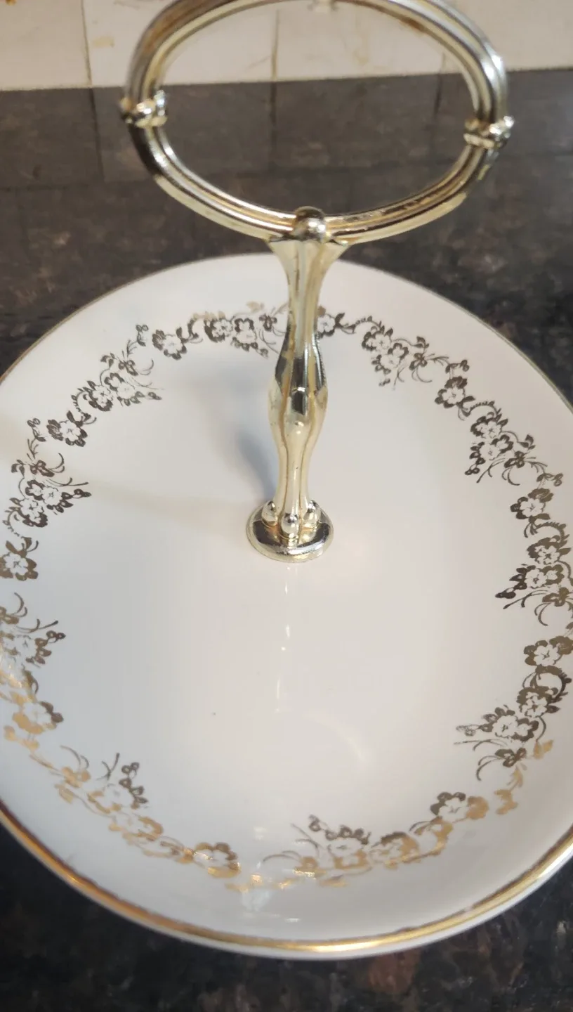 Vintage Floral Patterned Serving Tray image indicator(2)