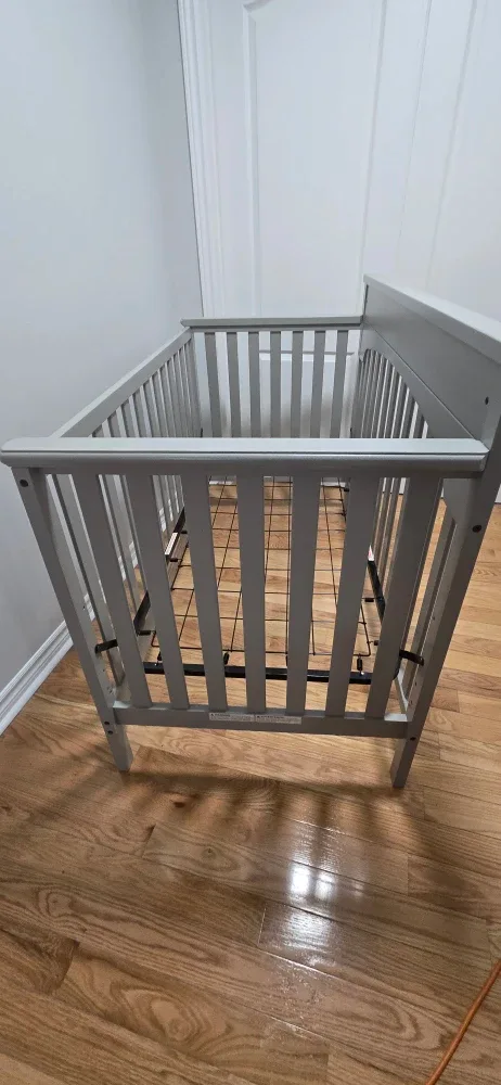 Graco Baby Crib - Grey image indicator(4)