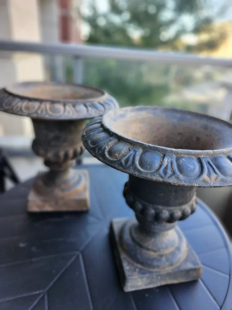 ANTIQUE CAST IRON MINI PLANTER URNS PAIR image indicator(6)