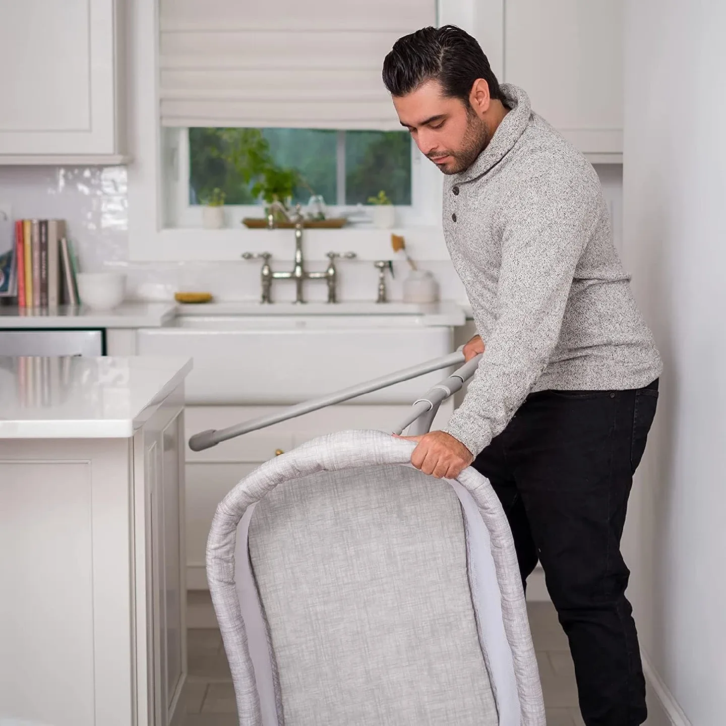 BRAND NEW IN BOX - HALO Baby Bassinet image indicator(7)