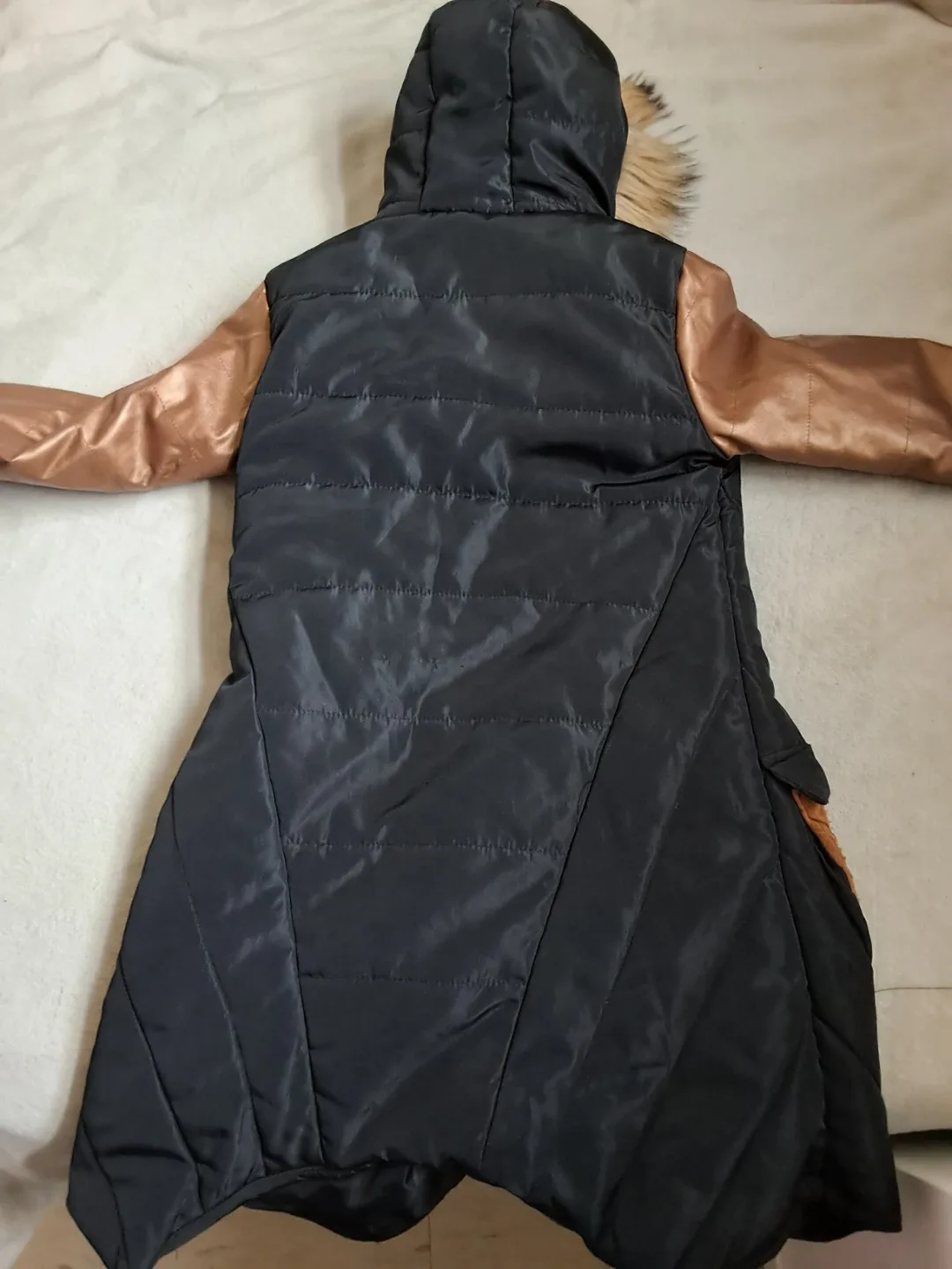 Black Winter Coat with Fur Hood kids size 6/8 image indicator(2)