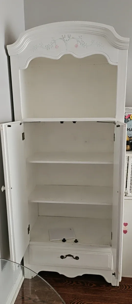 💝💝💞White Corner Cabinet with Floral Design image indicator(3)