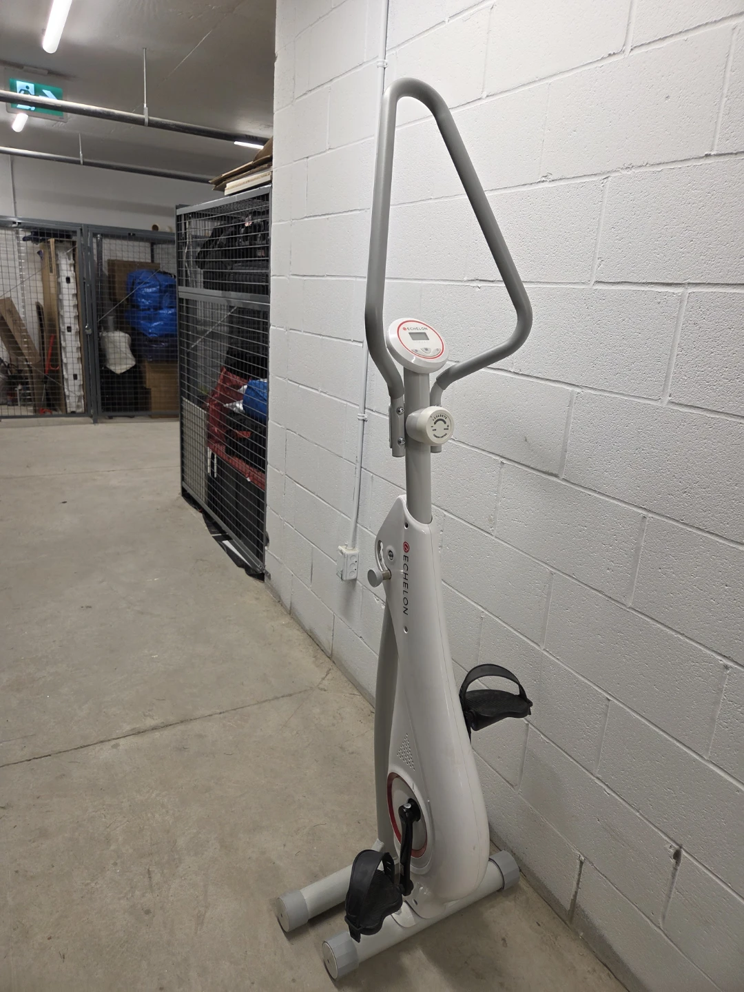 Echelon Vertical Cycle Trainer - photo 2