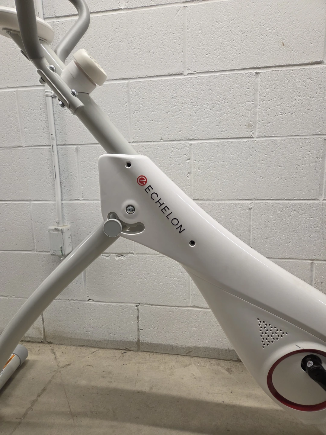Echelon Vertical Cycle Trainer - photo 3