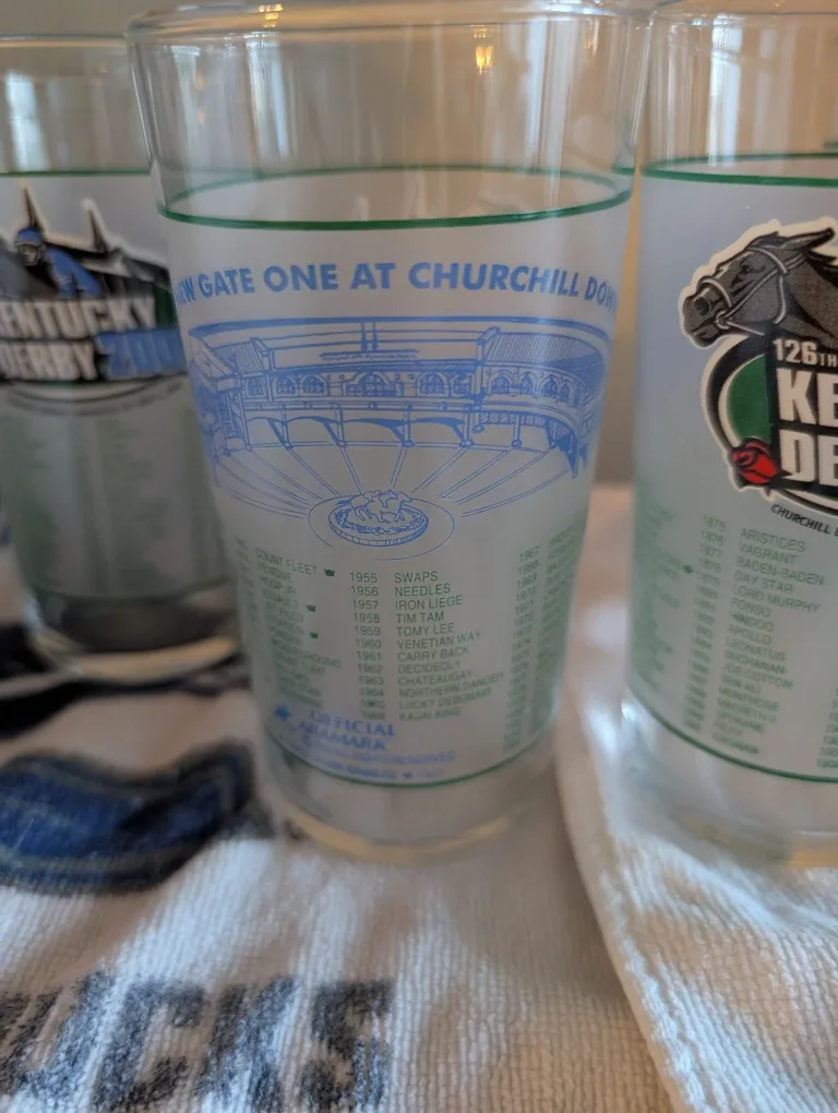 4 Kentucky Derby 2000 Collector Glasses image indicator(3)