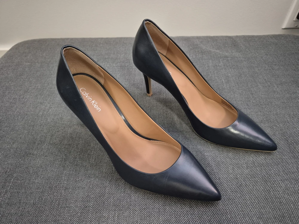 New Calvin Klein Navy Blue Pumps Size 8 - photo 2