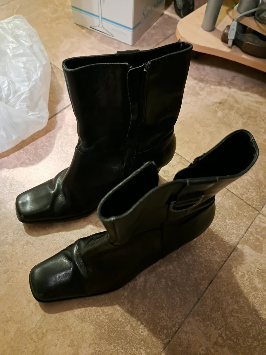 Etienne Aigner  Leather Heeled Ankle Boots - Size 7 - photo 4