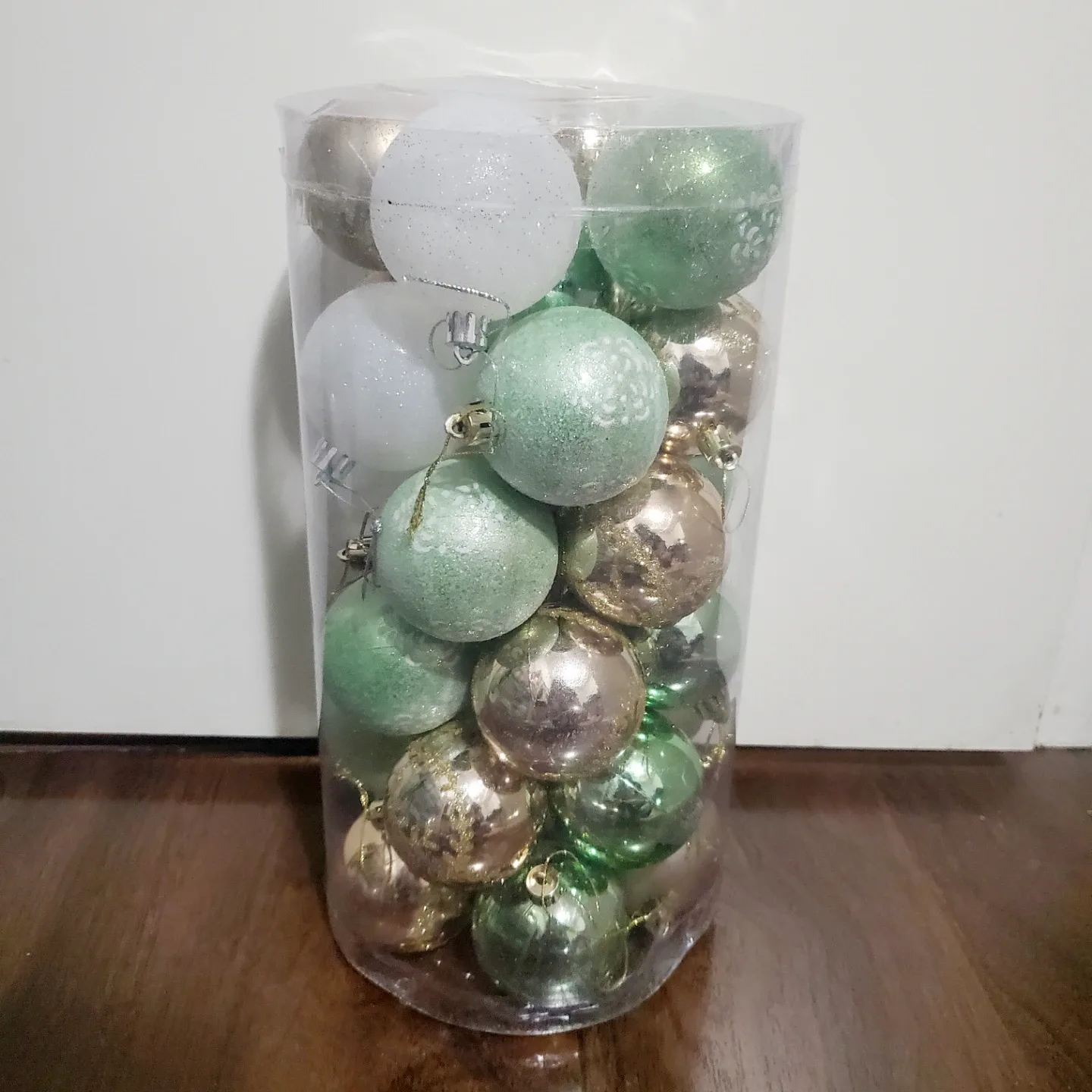 Christmas Tree Ornaments (AVAILABLE) image indicator(5)