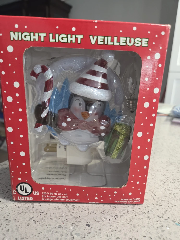 Penguin Night Light  - New in Box