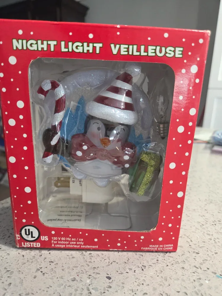 Penguin Night Light  - New in Box
