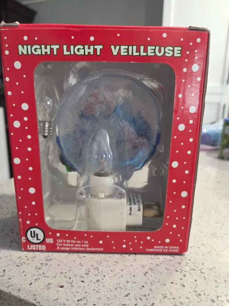 Penguin Night Light  - New in Box image indicator(2)