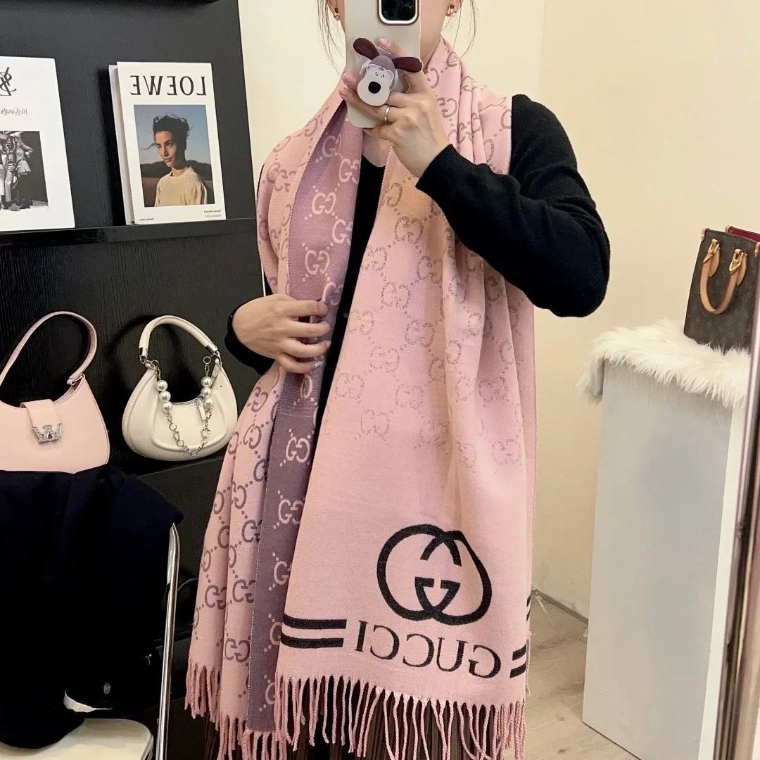 Gucci Pink Wool Scarf image indicator(2)