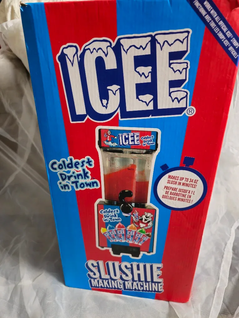 ICEE Slushie Making Machine - Like New!