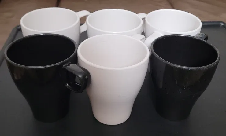 Set of 6 Mugs: Black and White