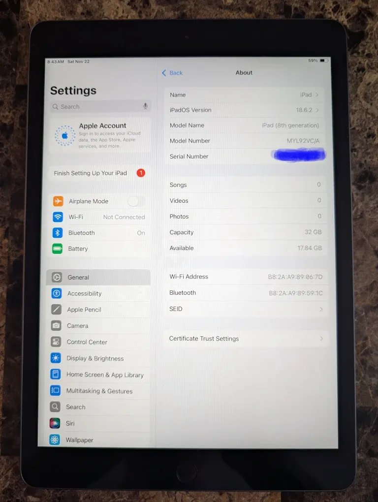 Apple iPad 8th Gen 32GB - Great Condition! image indicator(2)