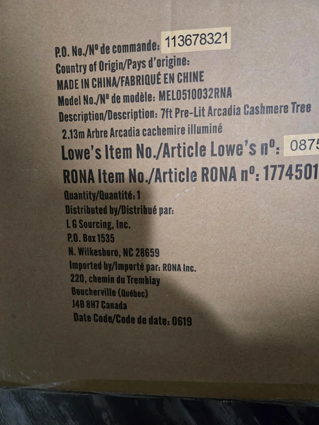 7 foot artificial  christmas tree. 🥕 image indicator(2)