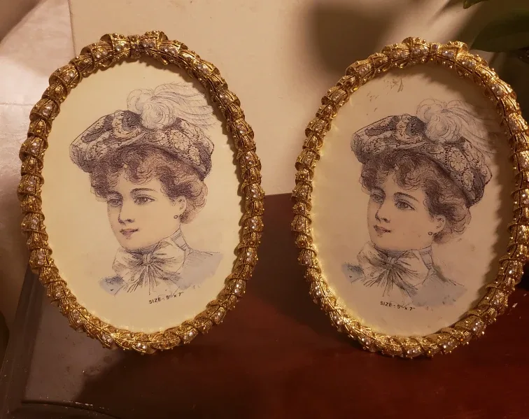 Vintage Oval Portrait Frames - 5"x7"