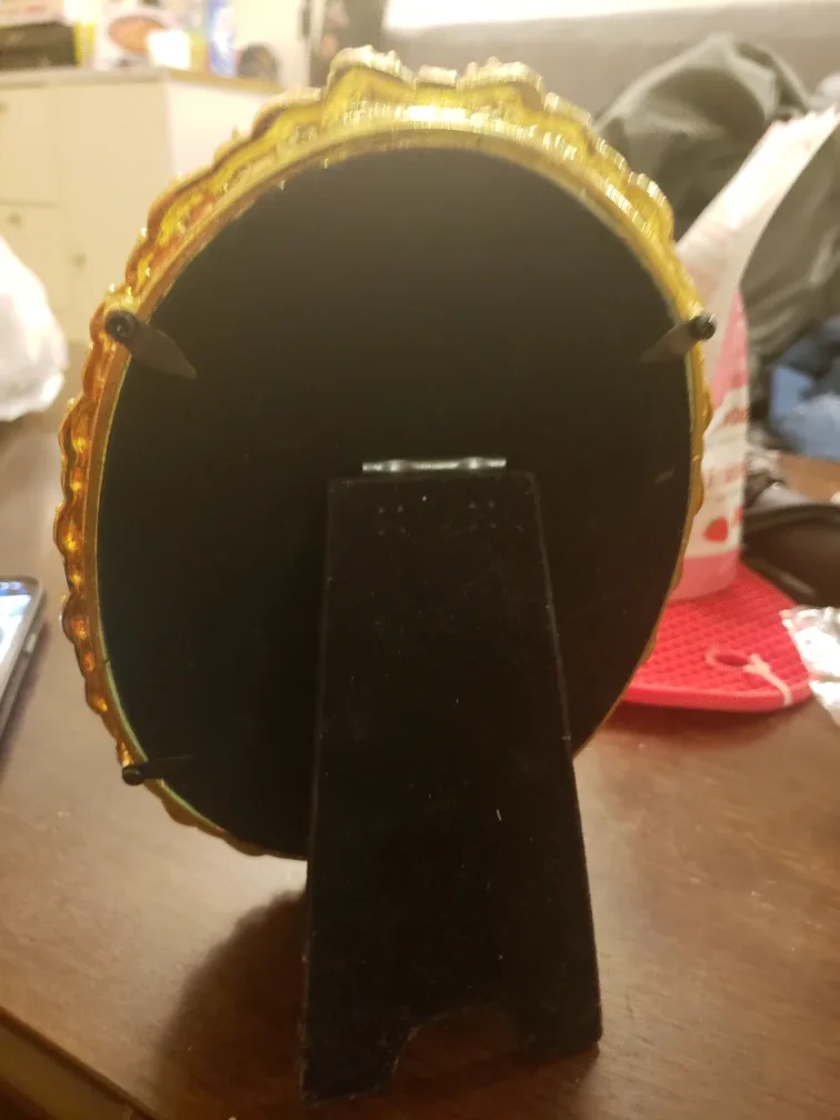 Vintage Oval Portrait Frames - 5"x7" image indicator(3)